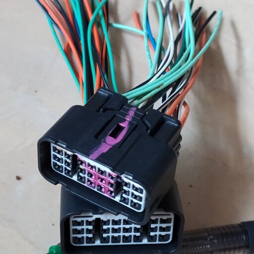 Two socket connectors that I wish to identify.